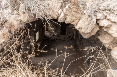 12. yüzyılın Haçlı Kalesi, Tapınak Şövalyeleri Toron des Chevaliers. Salah ad Din 'i yakalayıp yok etti. İsrail 'de Latrun yakınlarındaki konum