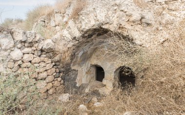 12. yüzyılın Haçlı Kalesi, Tapınak Şövalyeleri Toron des Chevaliers. Salah ad Din 'i yakalayıp yok etti. İsrail 'de Latrun yakınlarındaki konum