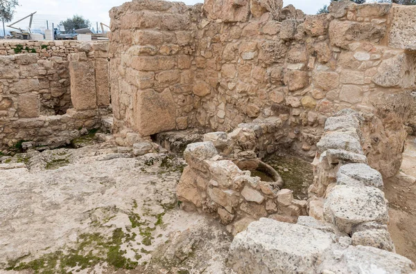 Escavações arqueológicas da fortaleza cruzada localizada no local do túmulo do profeta Samuel no Monte Joy, perto de Jerusalém, em Israel — Fotografia de Stock