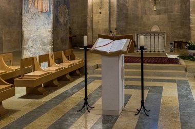 İsrail 'in Kudüs yakınlarındaki Abu Ghosh Çeçen köyündeki Benedikt Manastırı.