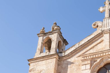 Jala Körfezi 'ndeki St. Nicholas kilise çan kulesinin üst kısmı. Filistin' in Beytüllahim banliyösü.