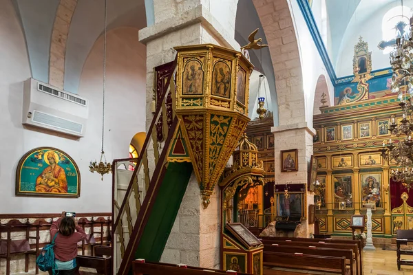 O interior da igreja de São Nicolau em Bay Jala - um subúrbio de Belém na Palestina — Fotografia de Stock