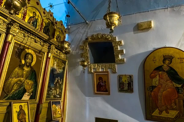 El interior de la iglesia subterránea en nombre de San Jorge Victori — Foto de Stock