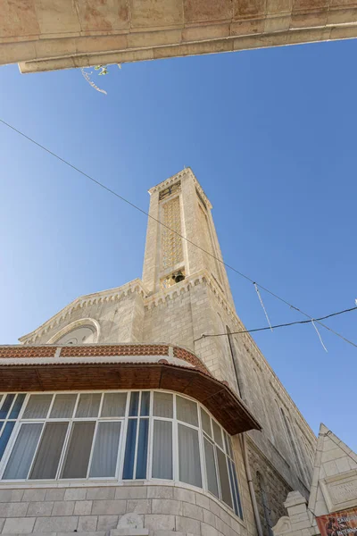 Beytüllahim mimarisi. Filistin, Beytüllahim 'deki bir kilisenin çan kulesi. — Stok fotoğraf