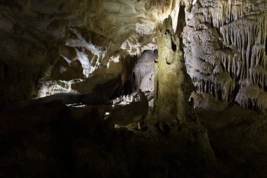 Gürcistan 'ın Imereti bölgesinde yer alan Tskaltubo yakınlarındaki Prometheus Mağarası (Kumistavi Mağarası)