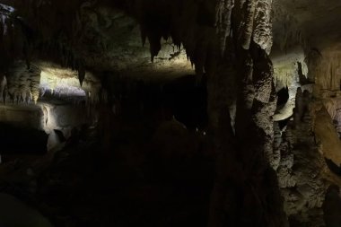 Gürcistan 'ın Imereti bölgesinde yer alan Tskaltubo yakınlarındaki Prometheus Mağarası (Kumistavi Mağarası)