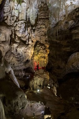 Gürcistan 'ın Imereti bölgesinde yer alan Tskaltubo yakınlarındaki Prometheus Mağarası (Kumistavi Mağarası)