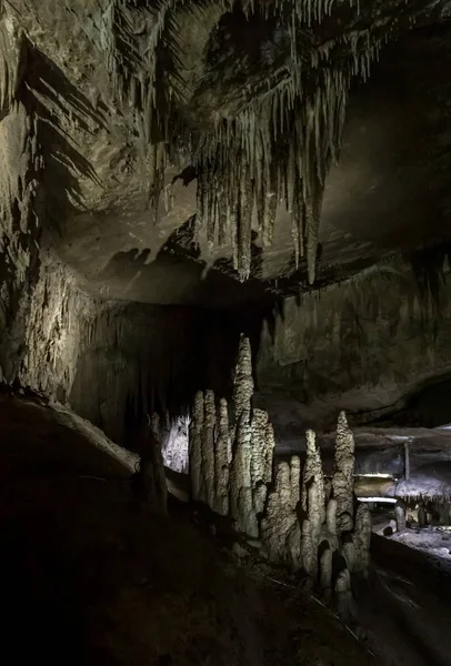 La Cueva Prometeo (también Cueva Kumistavi) cerca de Tskaltubo en la región de Imereti, Georgia —  Fotos de Stock