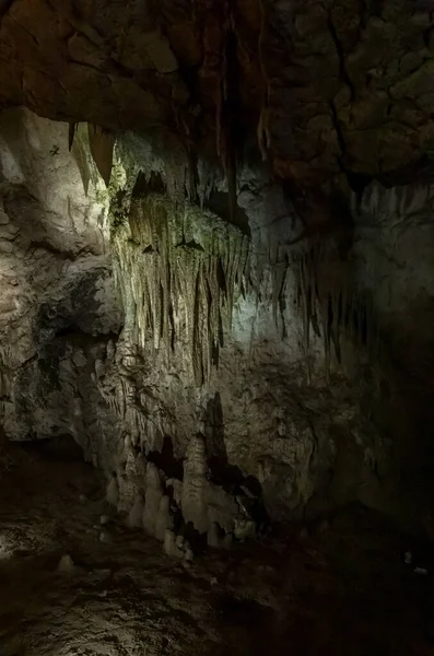 La Cueva Prometeo (también Cueva Kumistavi) cerca de Tskaltubo en la región de Imereti, Georgia —  Fotos de Stock