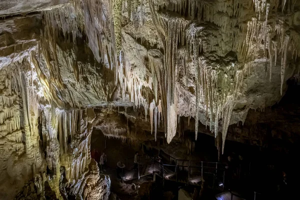 La Cueva Prometeo (también Cueva Kumistavi) cerca de Tskaltubo en la región de Imereti, Georgia —  Fotos de Stock