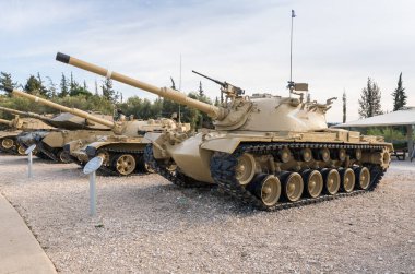Magach 3 (Patton M48a3) tankı Latrun, İsrail 'deki Zırhlı Kolordu Müzesi yakınlarındaki Anıt Alanda bulunmaktadır.