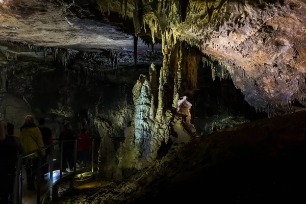 La Cueva Prometeo (también Cueva Kumistavi) cerca de Tskaltubo en la región de Imereti, Georgia —  Fotos de Stock