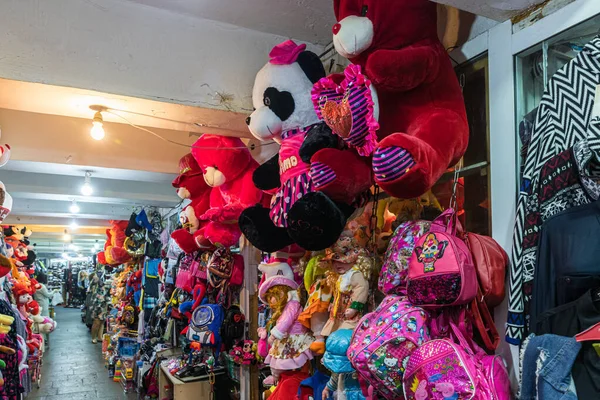 Toy market located in the underpass near the market in the old part of Kutaisi in Georgia — 스톡 사진