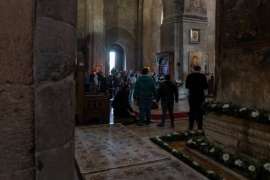 Gürcistan 'ın Mtskheta kentindeki Svetitskhoveli Katedrali' nin içi