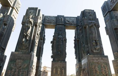 Gürcistan Günlüğü, 1985 yılında Zurab Tsereteli tarafından yapılmış, ancak asla tam olarak tamamlanmamış bir Tiflis Denizi yakınlarındaki anıttır..