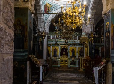 Gerasim Ürdün Manastırı 'nın iç salonu - Deir Hijleh - İsrail' in Jericho kenti yakınlarındaki Judean çölünde.