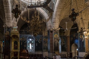 Gerasim Ürdün Manastırı 'nın iç salonu - Deir Hijleh - İsrail' in Jericho kenti yakınlarındaki Judean çölünde.