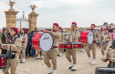 İsrail 'deki Jericho yakınlarındaki Ürdün Nehri üzerindeki İsa Mesih' in Vaftiz Alanında Epifanius 'un onuruna düzenlenen tören alayı.