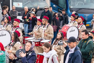 İsrail 'deki Jericho yakınlarındaki Ürdün Nehri üzerindeki İsa Mesih' in Vaftiz Alanında Epifanius 'un onuruna düzenlenen tören alayı.