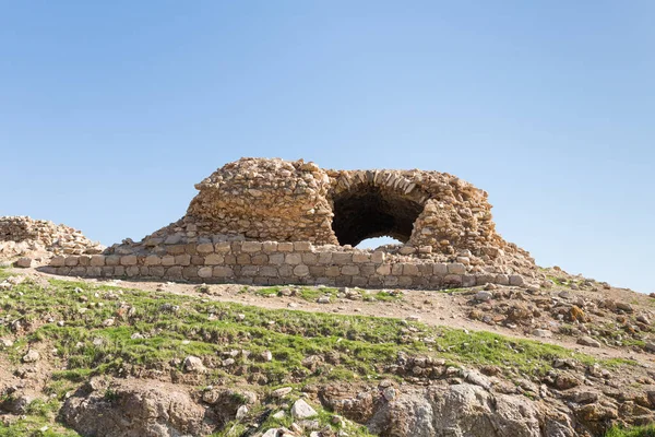 Las ruinas abandonadas deshabitadas de la fortaleza templaria Malduam en Samaria en Israel —  Fotos de Stock