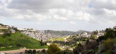 Kudüs, İsrail, 29 Şubat 2020: Eski Şehir ve Silvan - Kudüs 'ün Arap Mahalleleri İsrail' in Kudüs şehrinde görülebilir