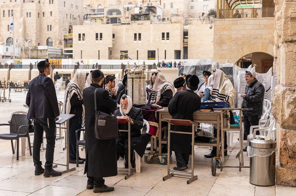 Иерусалим Израиль Марта 2020 Года Группа Православных Верующих Евреев Проводит — стоковое фото