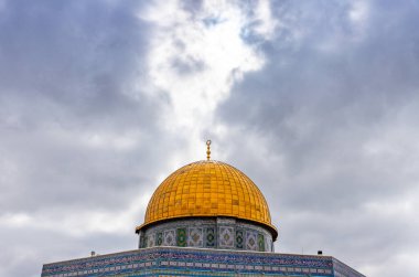 Kudüs, İsrail, 3 Mart 2020: İsrail 'in Eski Kudüs kasabasındaki Tapınak Dağı' ndaki Kubbe of the Rock camisinin üst kısmı