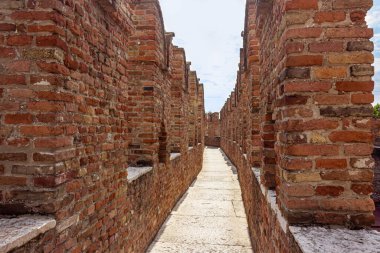 İtalya 'nın Verona kentindeki Castelvecchio kalesinin bir parçası.