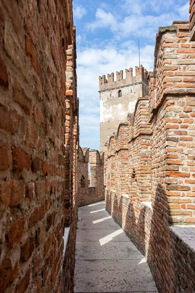 Fragment Van Vestingmuur Uitkijktoren Castelvecchio Kasteel Verona Italië — Stockfoto