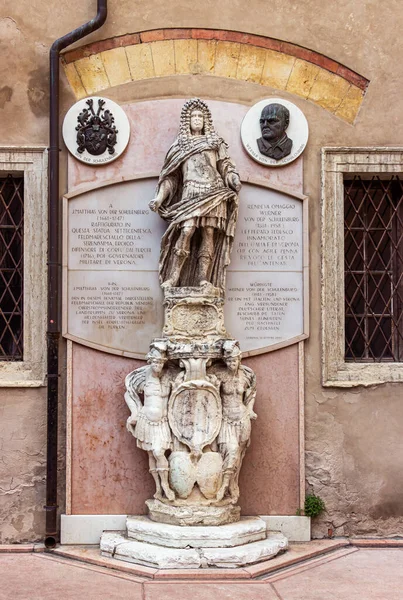 Verona Settembre 2015 Monumento Allo Scrittore Werner Von Der Shulenburg — Foto Stock