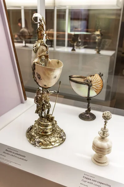 ミラノ イタリア 2015年9月29日 17世紀の銀の象眼細工の貝殻製品 イタリア ミラノのSforzesco城の博物館で展示 Castello Sforzesco — ストック写真
