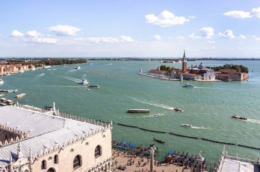 Venedik, İtalya - 28 Eylül 2015: Verona, İtalya 'daki Campanile di San Marco çan kulesinden görüntü