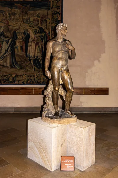 ミラノ イタリア 2015年9月29日 アダム マスター シオルド ローレンツィの像 スフォルツェスコ城の博物館で展示 イタリア ミラノのカステッロ — ストック写真