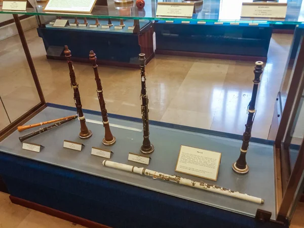 ミラノ イタリア 2015年9月29日 中世の管楽器 イタリア ミラノのSforzesco城の博物館での展示 Castello Sforzesco — ストック写真