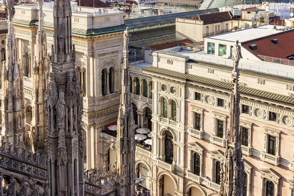 Milão Itália Setembro 2015 Vista Das Esculturas Pedra Decoradas Catedral — Fotografia de Stock