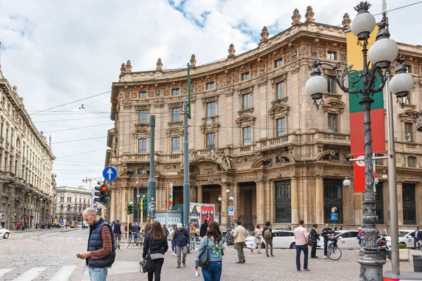 Milán Italia Septiembre 2015 Vida Cotidiana Ciudad Milán Numerosos Transeúntes — Foto de Stock