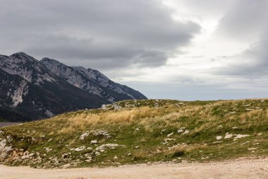 Kuzey İtalya, Veneto 'daki Alp Dağları' ndaki Monte Baldo 'nun zirvesinden manzara
