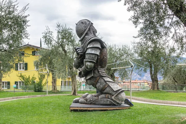 Malcesine Italy October 2015 Stone Statue Knight Standing Lawn Malcesine — стоковое фото