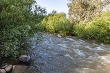 Ürdün Nehri İsrail 'in kuzeyindeki Golan Tepeleri' nden akar.