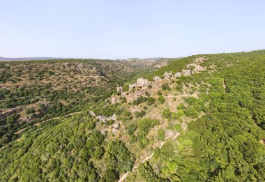 Montfort Kalesi 'nin kalıntıları Kuzey İsrail' deki Yukarı Celile 'de yüksek bir tepede yer almaktadır. 13. yüzyılda Töton Düzeni' nin büyük efendilerinin eski evi.