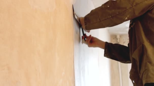 Man plastering wall — Stock Footage Man plastering wall Video Clip