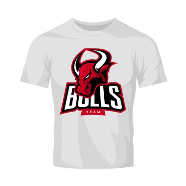 Beyaz t-shirt mockup izole kırmızı öfkeli boğa spor vektör logo kavramı.