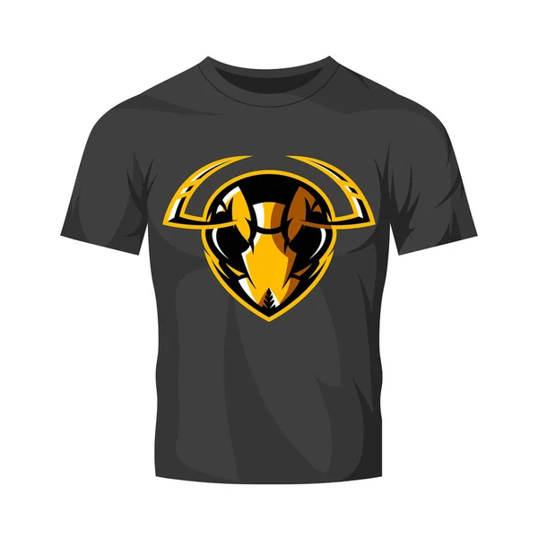 Öfkeli hornet baş atletik kulüp vektör logo kavramı üzerinde siyah t-shirt mockup izole. — Stok Vektör