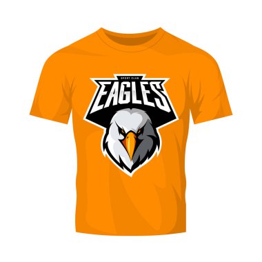 Öfkeli kartal baş atletik kulüp vektör logo kavramı üzerinde turuncu tişört mockup izole.