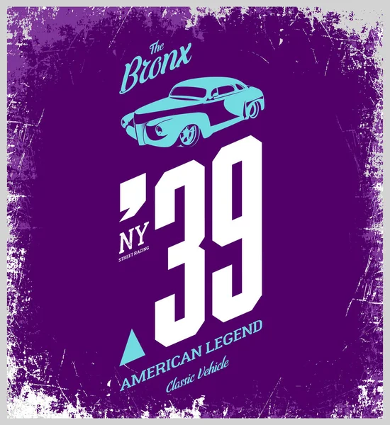 Mor t-shirt sahte kadar izole vintage araç vektör logosu. 
