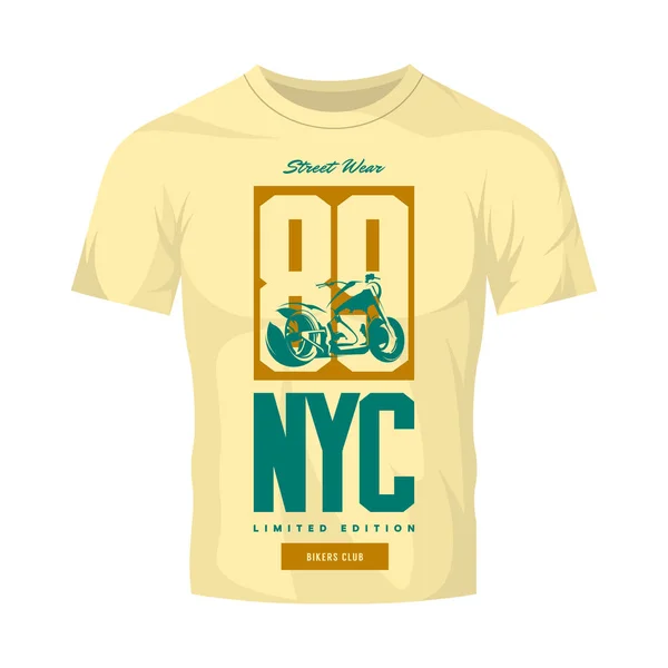 Vintage fietsers club vector t-shirt logo geïsoleerd op lichte t-shirt mock up. — Stockvector
