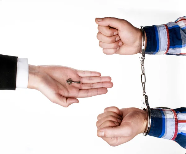 Lawyer gives key of the handcuffs to prisoner — Stock Photo, Image