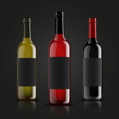 Vektör, şarap şişe, gerçekçi bir tarzda yapılmış. karanlık bir arka plan üzerinde. Yeşil, kırmızı ve siyah kadar sahte.