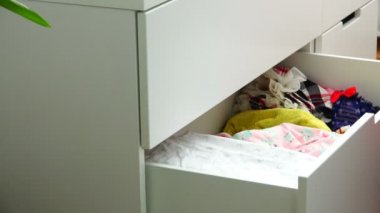 Beyaz ahşap tuvalet Masası çocuk şeylerden depolama