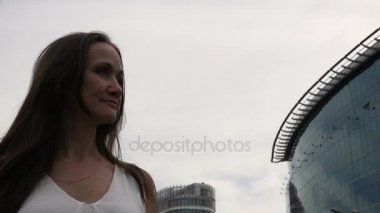 iş kadını iş merkezi mimari tarzı görünüyor